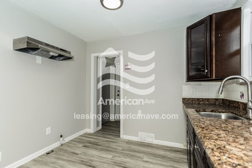 Building Photo - 4014 Somerset Ave