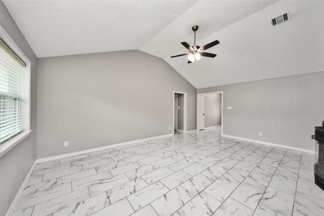 Building Photo - 15834 Fern Basin Dr