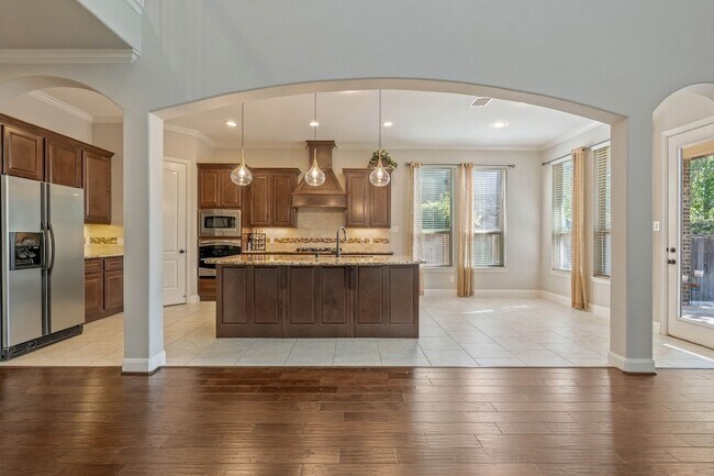 Building Photo - 166 Lindenberry Cir