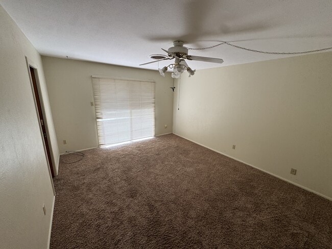 Building Photo - 2201 Barnett Dr