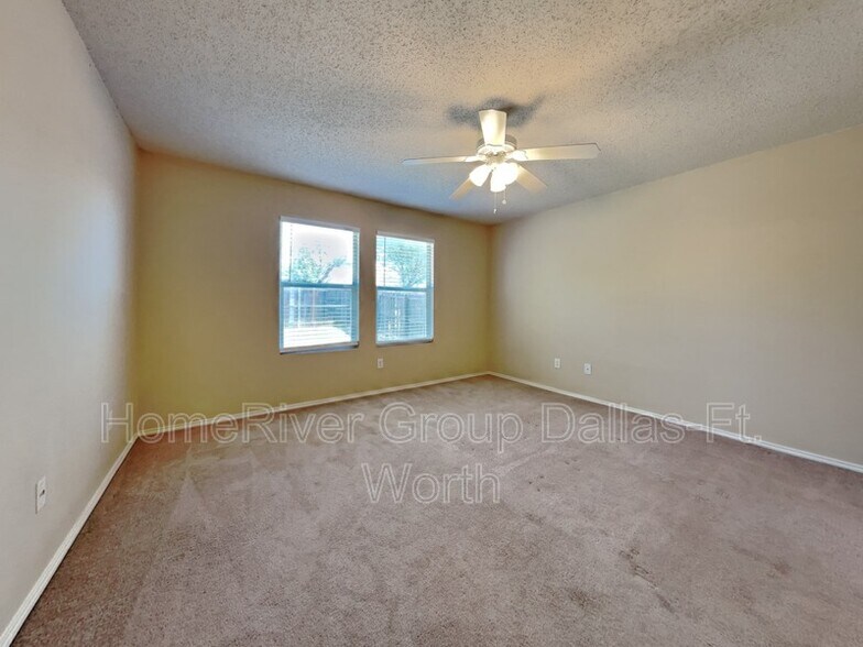 Building Photo - 9952 Thomas Jefferson Dr