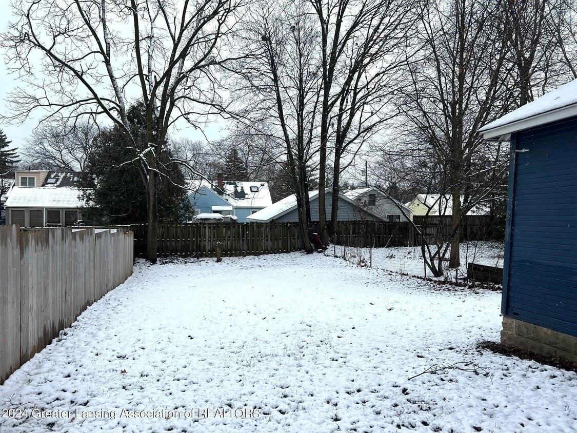 Backyard - 318 N Francis Ave