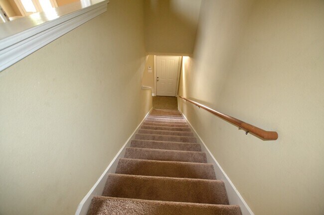 Building Photo - 2117 Cypress Hall Alley