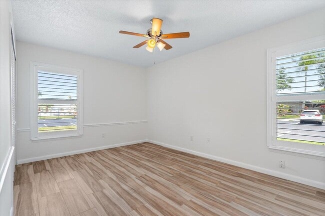 Building Photo - 3902 NW Cinnamon Tree Cir