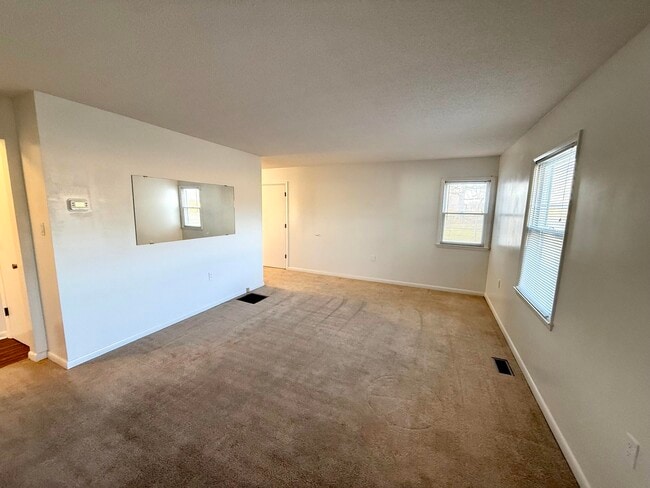 Building Photo - 1405 Webb Ridge Rd