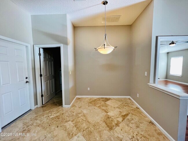 Building Photo - 1585 E Windy Willow Dr