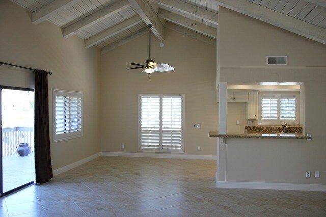 Massive ceilings in main family room - 24672 La Cresta Dr