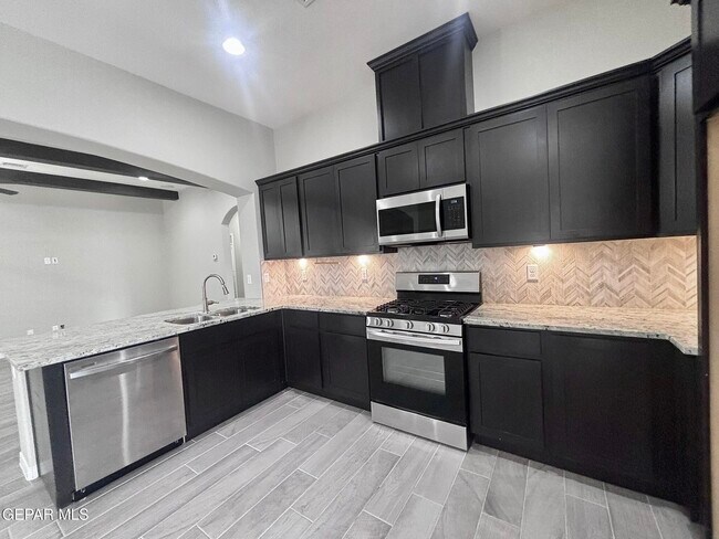 Building Photo - 15152 Imagine Dr