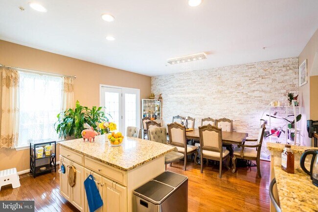 Building Photo - 7855 Port Capital Dr