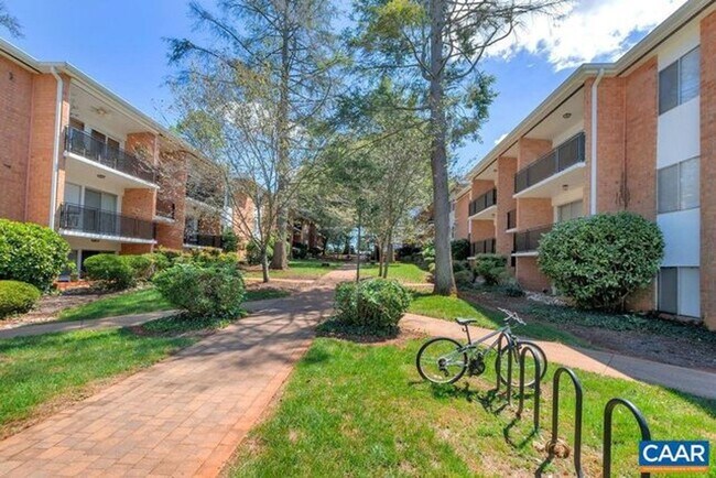 Building Photo - Newly Remodeled 1-Bedroom Apartment on JPA
