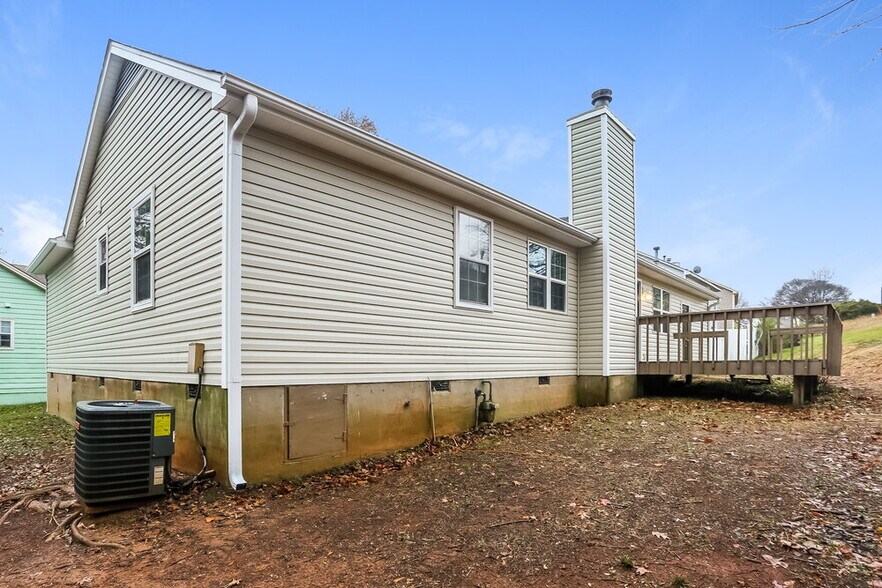 Building Photo - 8127 Sheringham Way