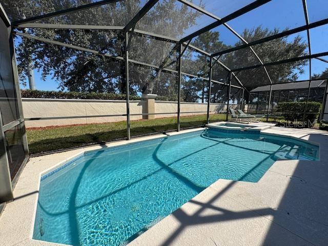 Building Photo - 8212 Fan Palm Way