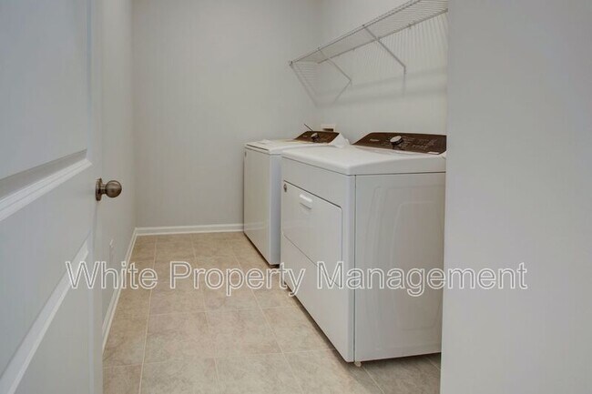 Building Photo - 3130 Glenn Hope Wy