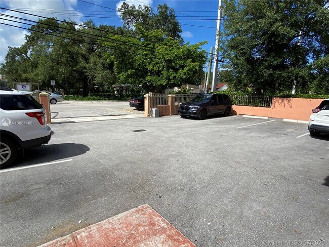 Building Photo - 2600 NW 14th St