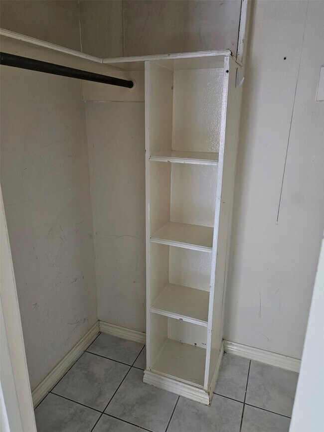 Building Photo - 7900 Westheimer Rd