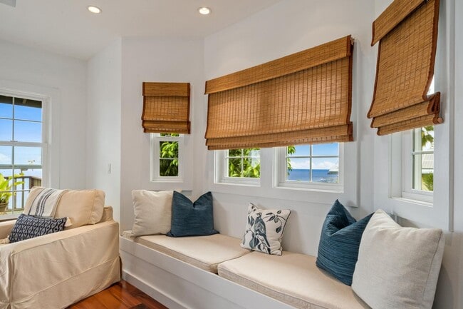 Building Photo - 76-886 Hualalai St