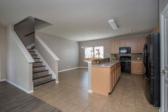 Building Photo - 2209 Onyx Ct