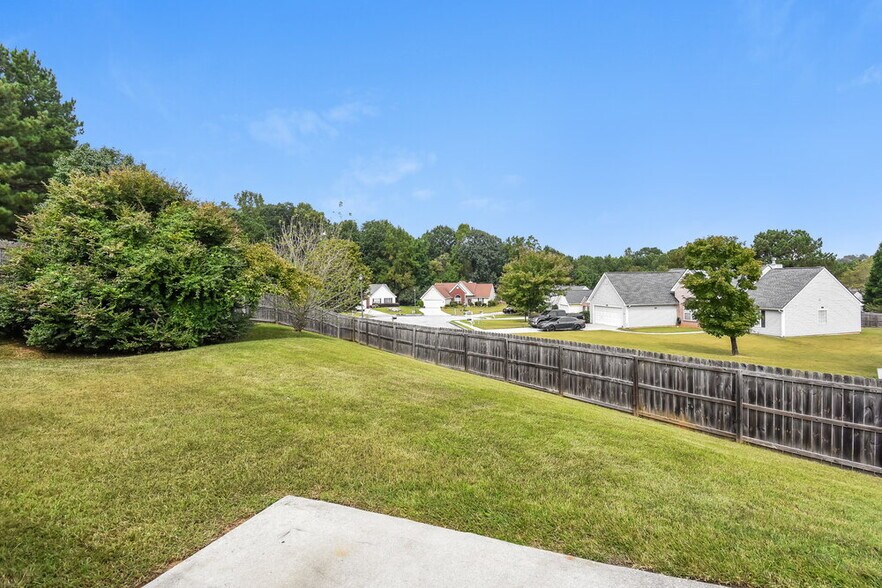 Building Photo - 480 Cedarhurst Rd