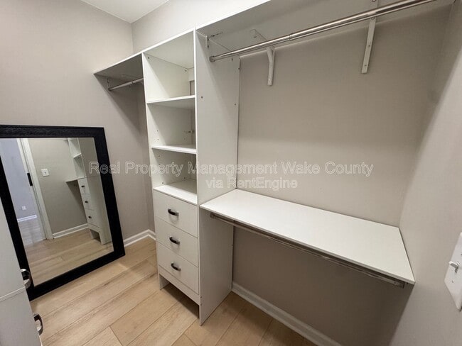 Building Photo - 206 Lindell Dr