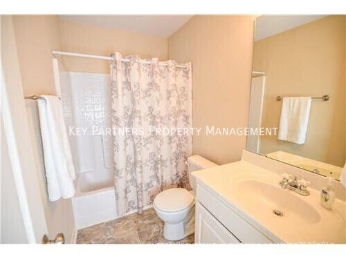 Building Photo - 1950 W Surrey-