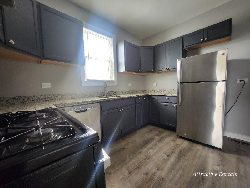 Building Photo - 90 W 80th St