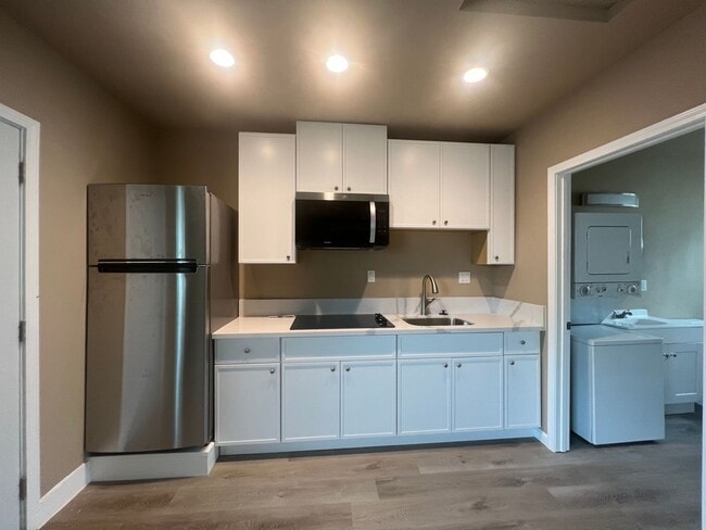 Building Photo - Brand new 1 bedroom with all utilities included!