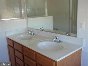 Building Photo - 110 Chesterbrook Ct