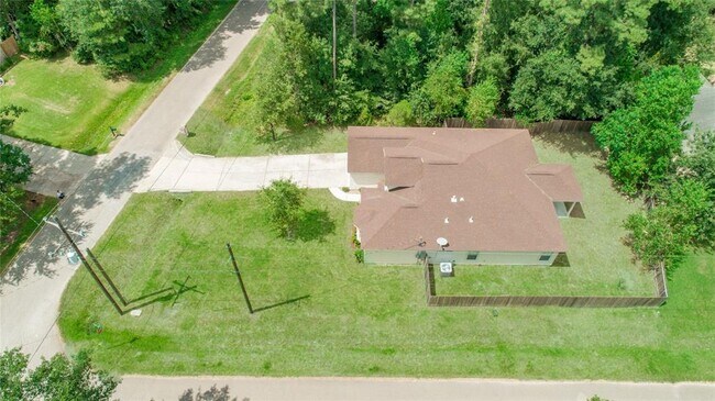 Building Photo - 10572 Twin Oak Dr