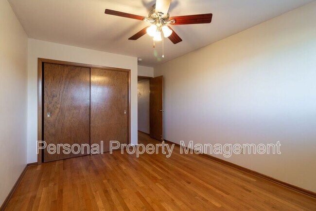 Building Photo - 219 W 31st St