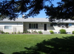 Building Photo - 2051 Hughes Dr