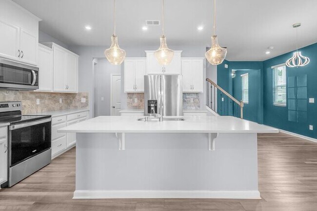 Building Photo - Modern Comfort, Effortless Living & Unbeatable Convenience in Northfield Crossing 3BR/2.5BA, 2 Ca...