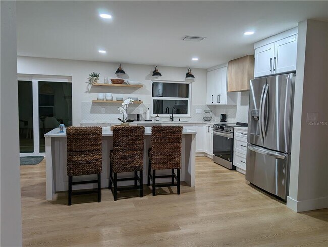Building Photo - 1455 Fairway Dr