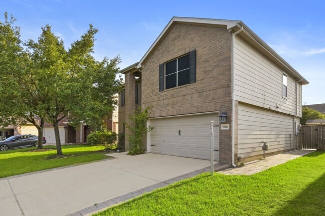 Building Photo - 15811 Vinemoss Ln