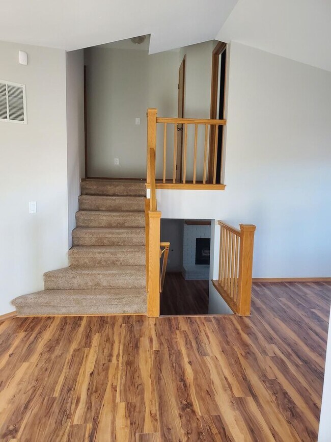 Building Photo - Outstanding Single Family Home in Bel aire