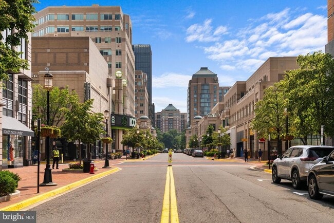 Building Photo - 2136 Glacier Rd