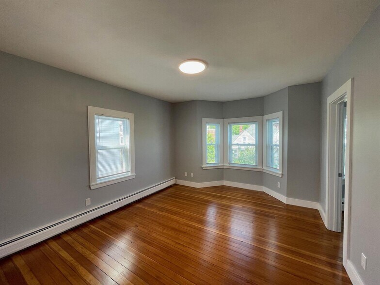 Building Photo - 356 Somerville Ave