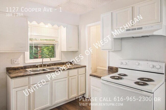 Building Photo - Available Now | 3 Bedroom 2 Bathroom Lower...