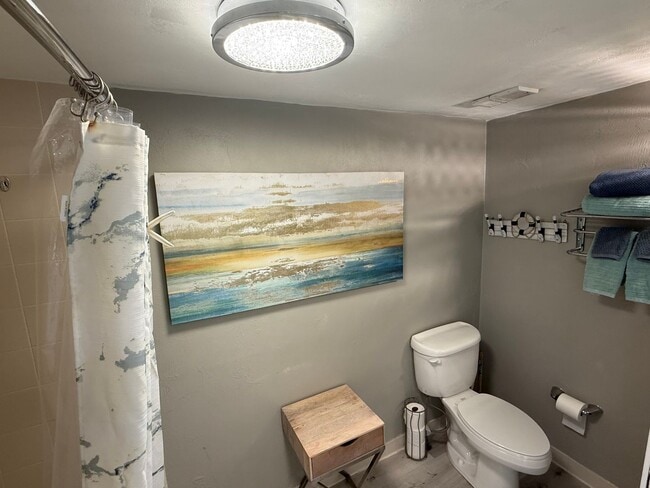 Building Photo - Ocean FRONT Studio! Amazing and must see! DEPOSIT-FREE Renting option thru OBLIGO! Deposit Altern...