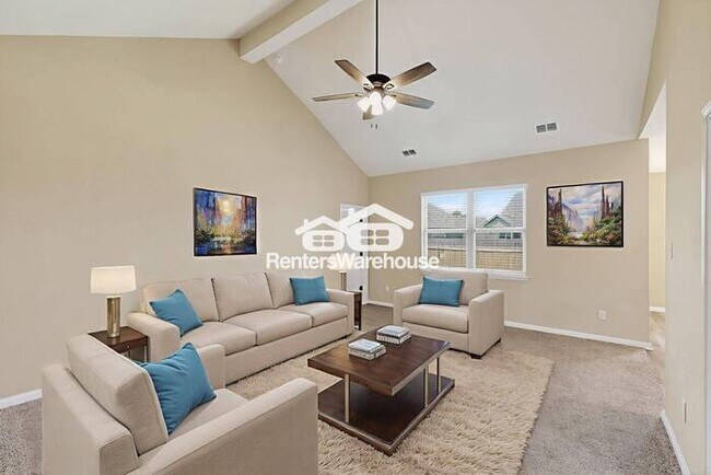 Building Photo - MOVE IN READY COMPLETELY UPDATED - 3BED/2B...