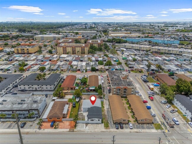 Building Photo - 1370 W 29th St