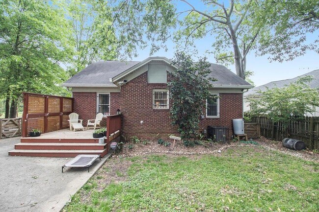 Building Photo - 1755 Langston Ave SW