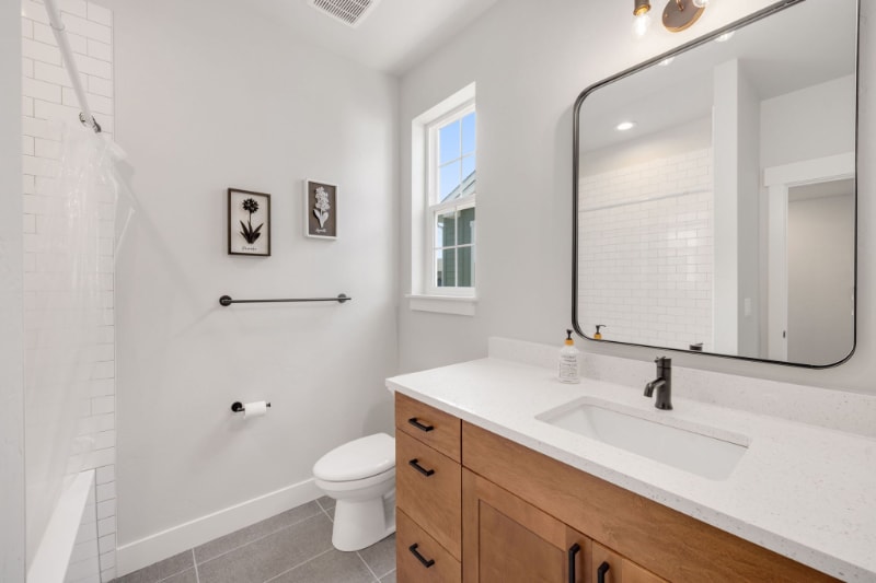 Building Photo - 685 Crossbill Dr