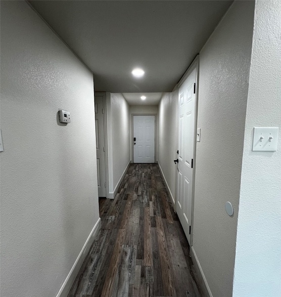 Building Photo - 2505 Clearwood Dr