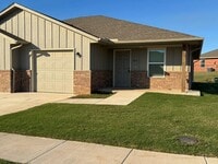 Building Photo - 55 and up community, 2 beds 1 bath all full size appliances included right in the heart of Newcas...