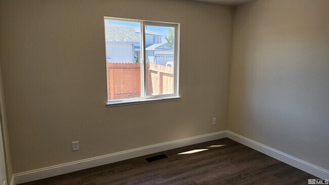 Building Photo - 5910 Poinsettia Ct