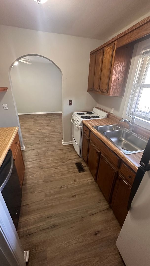 Building Photo - $575 - 1 bed 1 bath Duplex