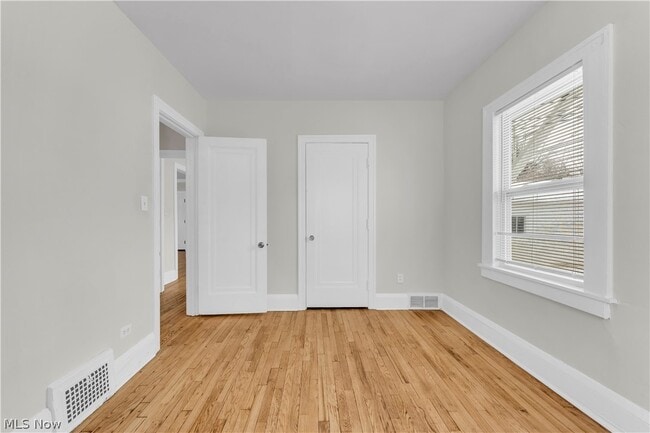 Building Photo - 3318 Milverton Rd