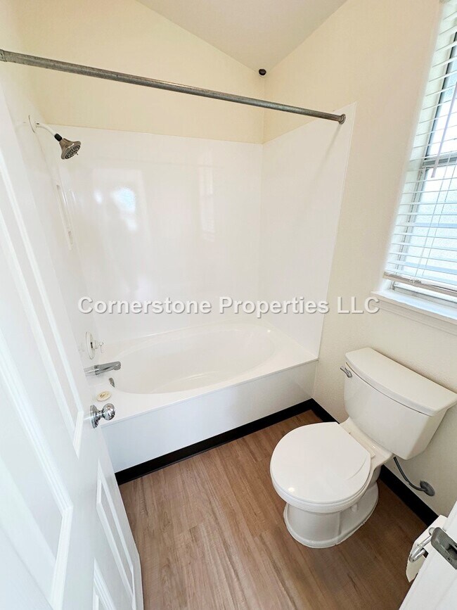 Building Photo - 94-711-711 Lumiaina St