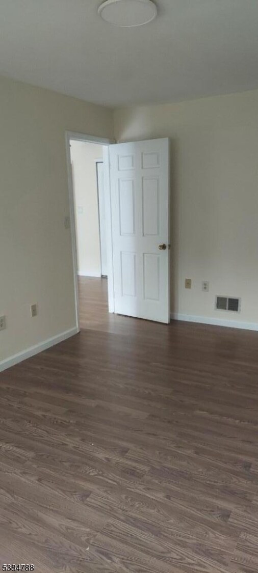 Building Photo - 34 Howard Ct