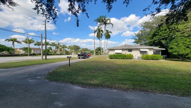 Building Photo - 3340 S Jog Rd